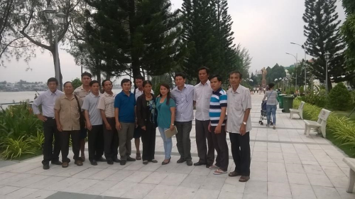 đoàn khách du lịch Bình Định tham quan các tỉnh miền Tây