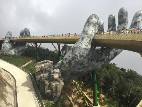 HÀNH TRÌNH CÙNG CÁC CHỊ HỘI PHỤ NỮ KHÁM PHÁ NÚI THẦN TÀI VÀ BÀ NÀ HILLS